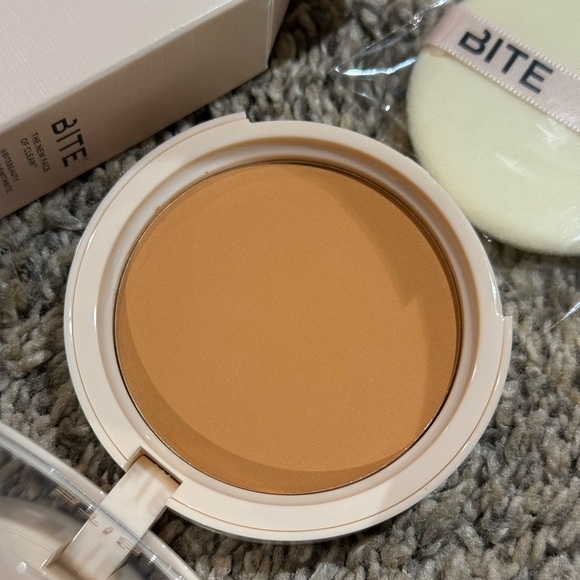 NEW Bite Beauty Changemaker Flexible Coverage Pressed Powder - Picture 5 of 6